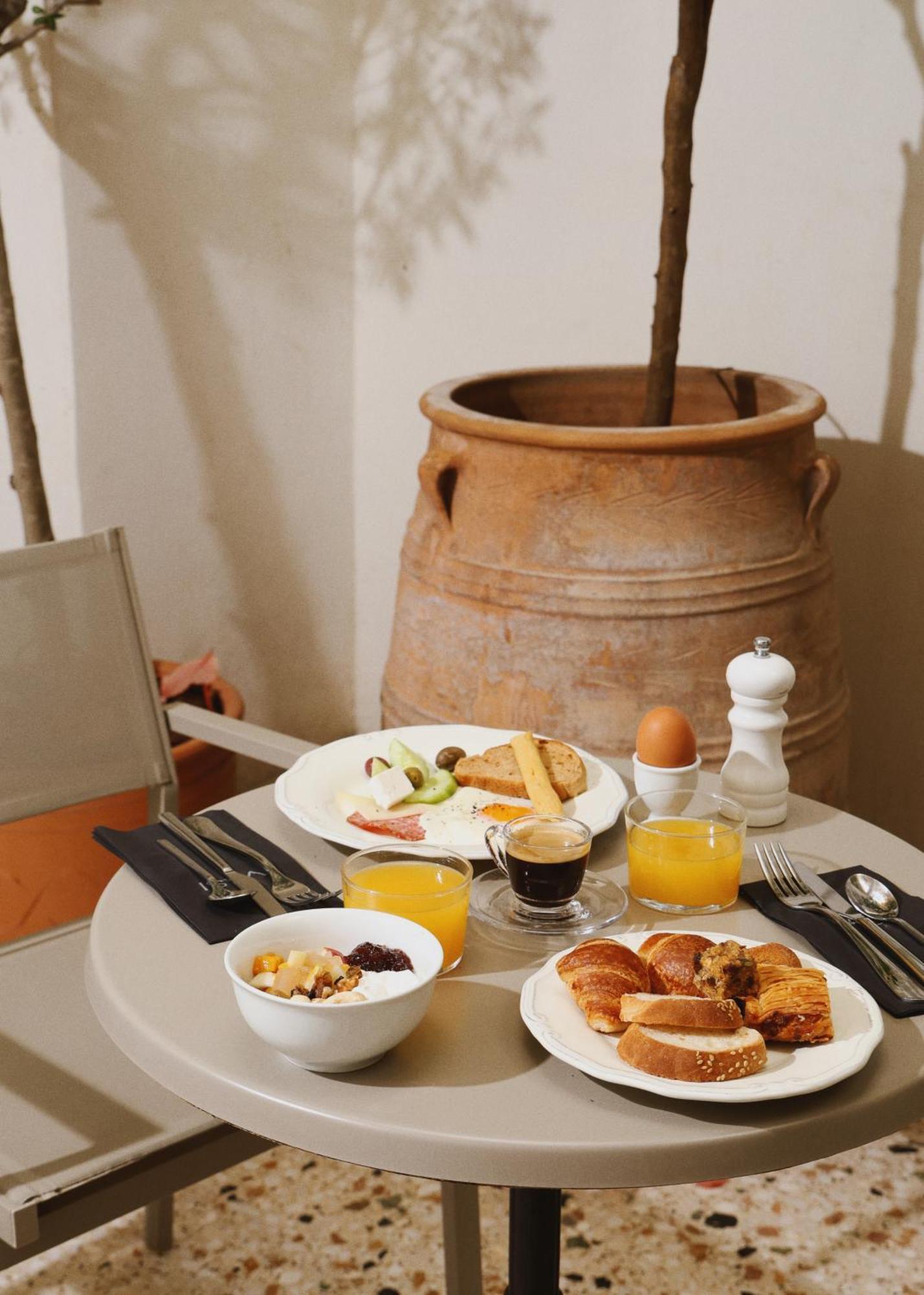 Vasi Hotel Athens Exterior photo